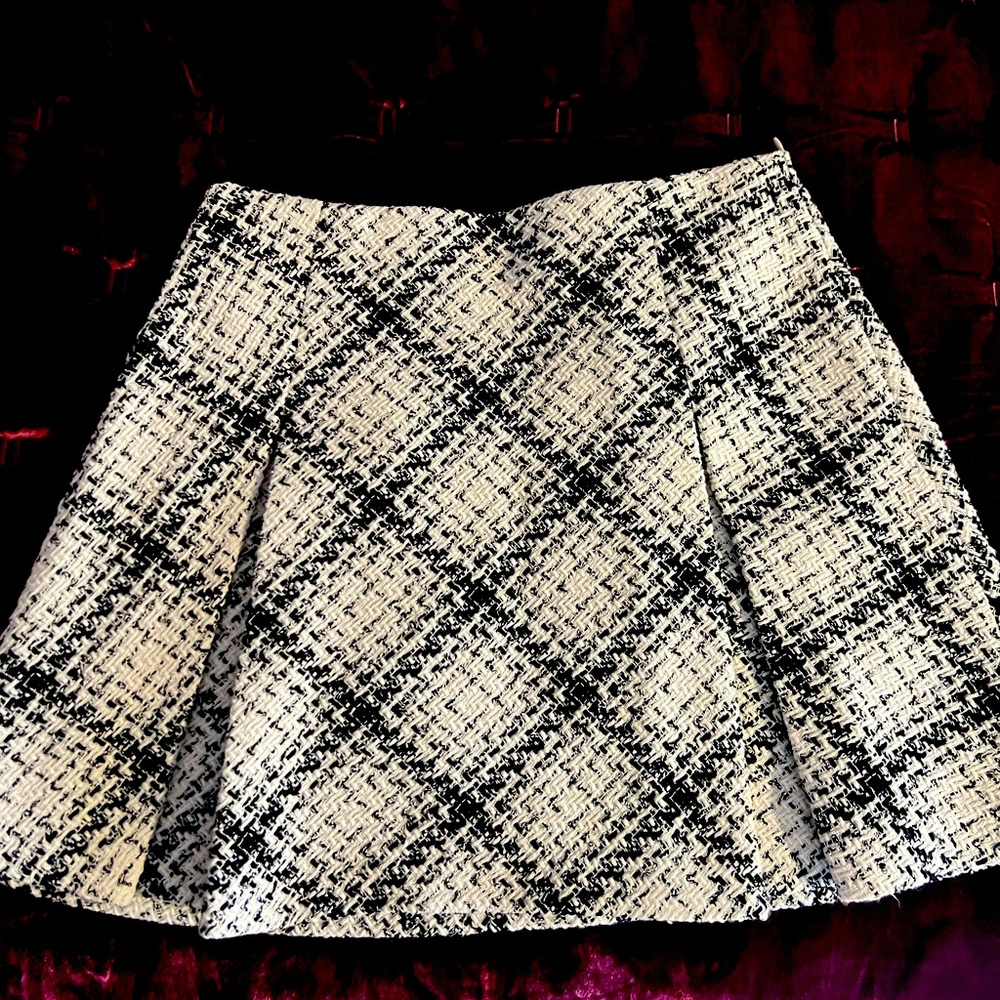 Zara Mini pleated tweed skirt
